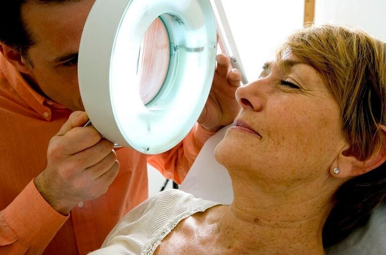 procédure d'examen du papillome facial